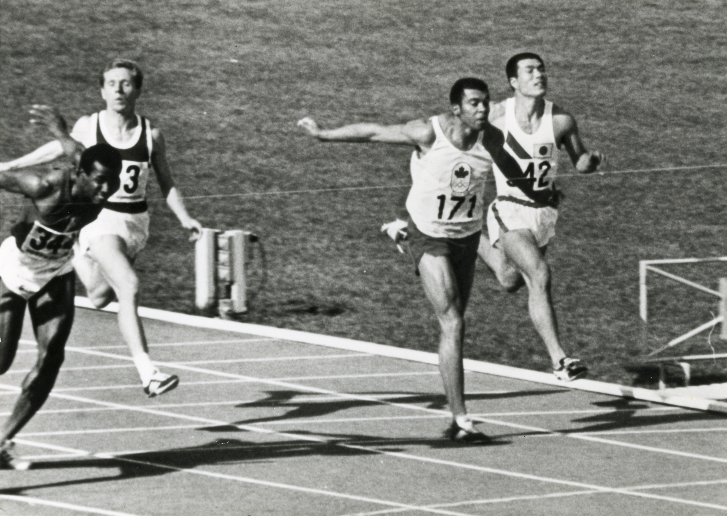 1964.M.JC-6451.3 HarryJerome-Olympics-BCSportsHallofFame-RUNVAN
